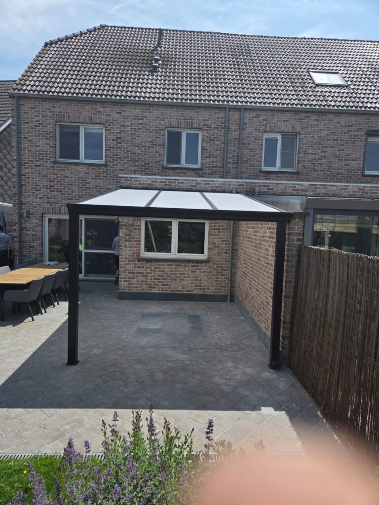 Veranda's Pergola's overkappingen lichtstraten ()